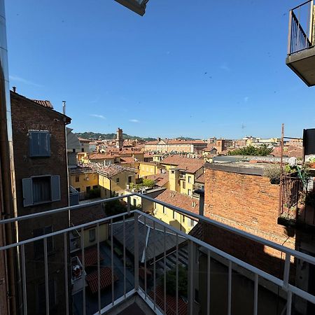 Nicholas B&B City Center- Apartment Болонья Экстерьер фото