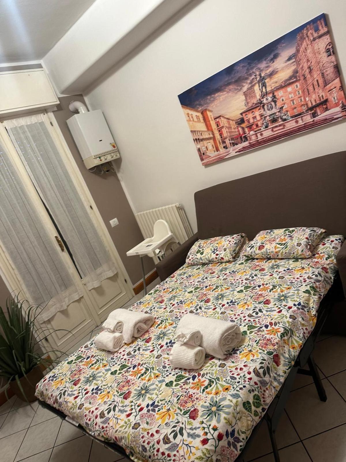 Nicholas B&B City Center- Apartment Болонья Экстерьер фото