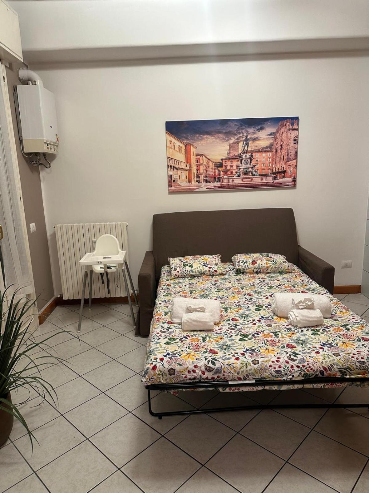 Nicholas B&B City Center- Apartment Болонья Экстерьер фото